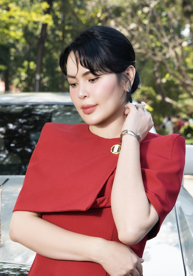 Hoa hậu Phương Lê giao quyền điều hành công ty cho nghệ sĩ Vũ Luân - Ảnh 2.