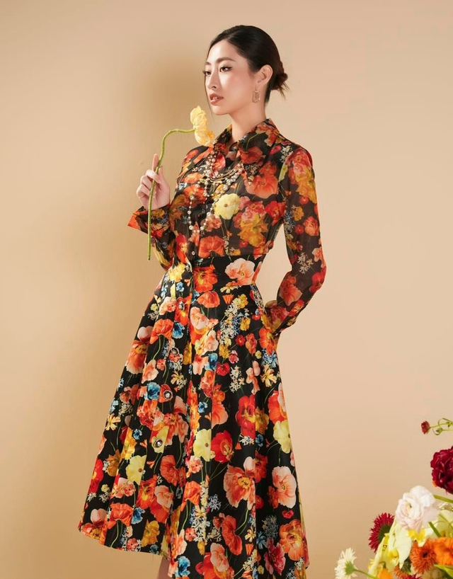 Floral dresses and patterned outfits'awaken' the blooming spring garden - Photo 7.