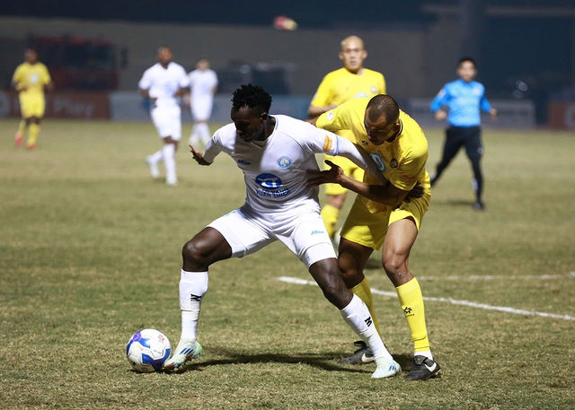 CLB Thanh Hóa giữ ngôi đầu V-League, HLV Nam Định bất an vì vắng Xuân Son- Ảnh 1.