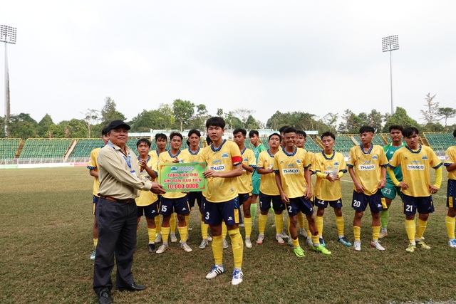 Trường ĐH Trà Vinh 1-0 Trường ĐH Cửu Long: Không có địa chấn- Ảnh 4.