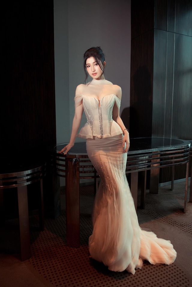 Daily style of'billionaire daughter-in-law' Phuong Nhi - Photo 4.