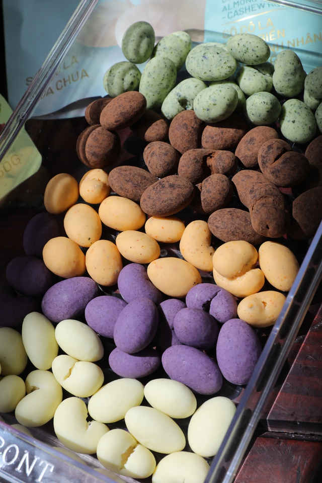 Tại sao giới trẻ đổ x&ocirc; &lsquo;săn&rsquo; socola Queenam tr&ecirc;n Shopee?- Ảnh 1.