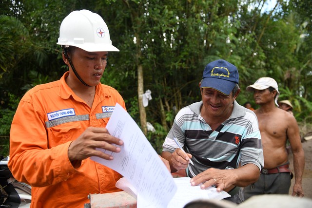 Bộ Công thương đề xuất chưa mở rộng khách hàng được mua điện trực tiếp- Ảnh 1.