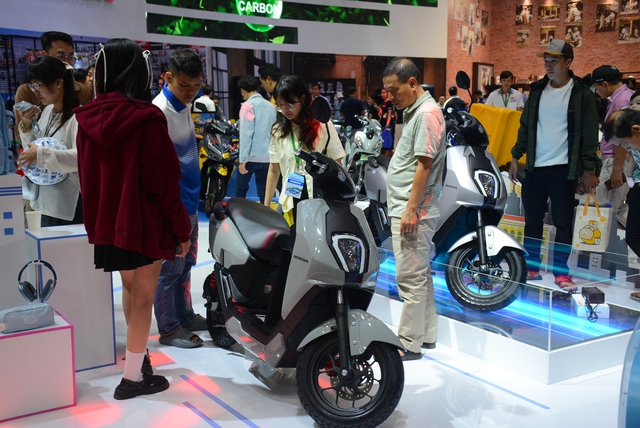 Mua xe m&aacute;y điện th&aacute;o được pin sạc, chọn VinFast Evo Grand Lite hay Honda ICON e:? - Ảnh 3.