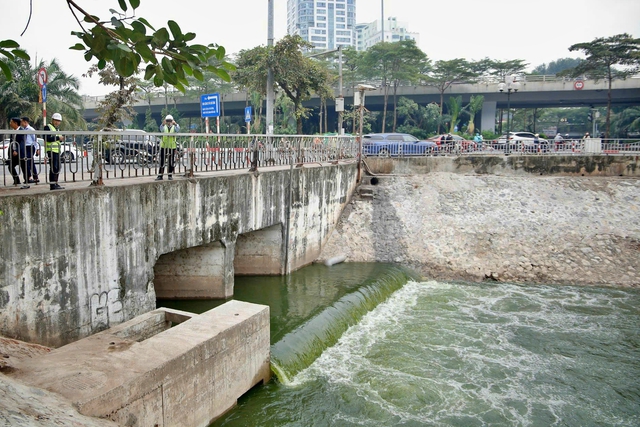 Bộ TN-MT: Phương án của Hà Nội chưa thể 'làm sống lại sông Tô Lịch'- Ảnh 1.