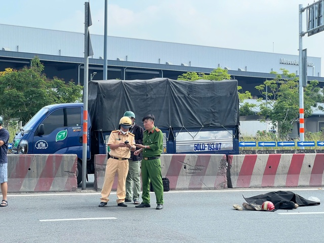 TP.HCM: Phát hiện người đàn ông tử vong trên cầu Phú Hữu- Ảnh 1.