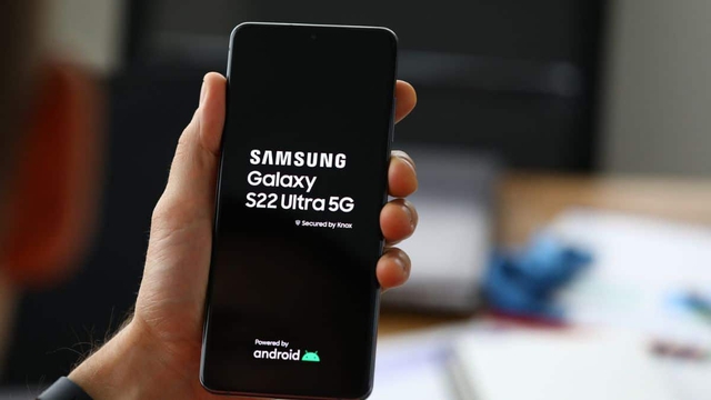 Samsung 'thờ ơ' với lỗi treo logo trên Galaxy S22?- Ảnh 1.