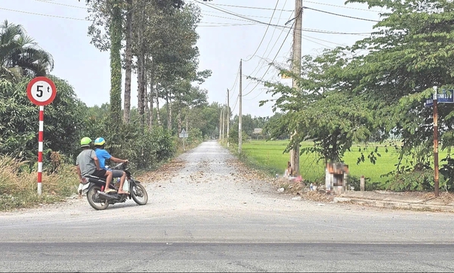 Phát hiện người đàn ông tử vong trên đường nội đồng ở vùng ven- Ảnh 1.