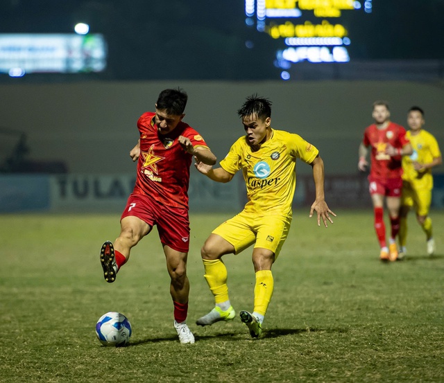 Cuộc đua vô địch V-League ngày càng khó lường- Ảnh 1.