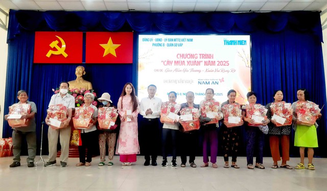 Cây mùa xuân 2025: Quà tết yêu thương đến với bà con nghèo khó- Ảnh 3.