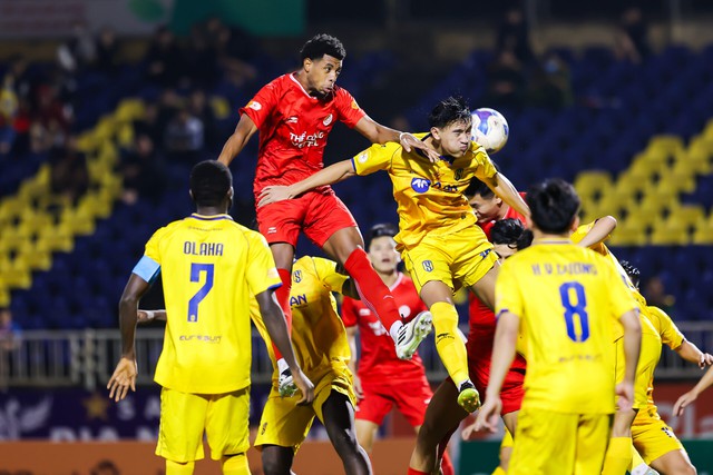 Lịch thi đấu vòng 11 V-League hôm nay: Tiến Linh và Bình Dương dễ gieo sầu cho SLNA- Ảnh 2.