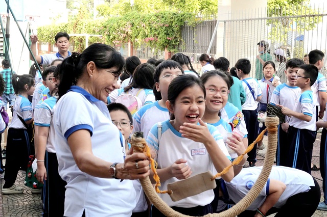 Những 'bài tập tết' lạ lùng- Ảnh 1.