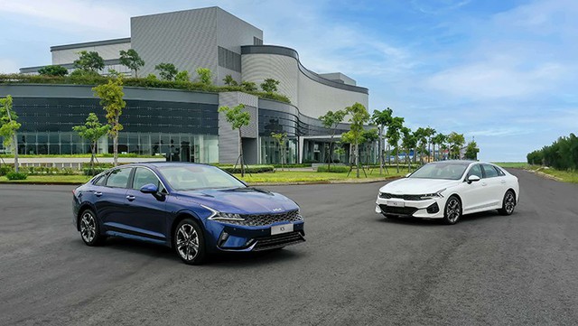 Sedan hạng D năm 2024: Sức hút giảm mạnh, Toyota Camry cũng sa sút- Ảnh 2.