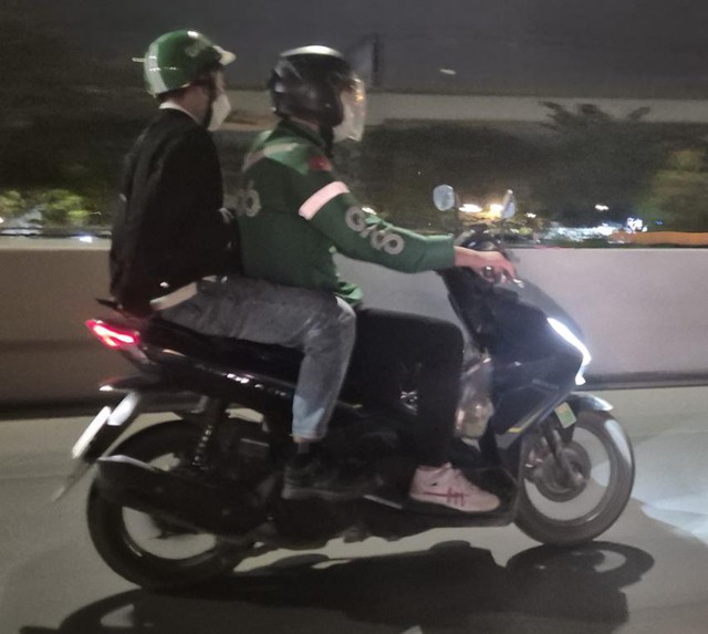 Th&agrave;nh phố sau 0 giờ những ng&agrave;y cận tết...- Ảnh 3.