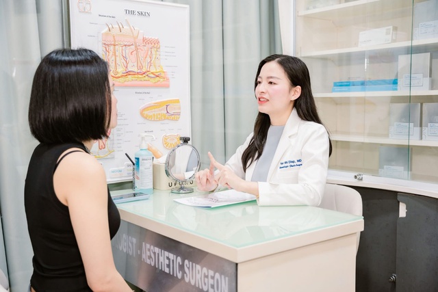 Mỗi kh&aacute;ch h&agrave;ng đến với ph&ograve;ng kh&aacute;m Yen Clinic đều được tư vấn chu đ&aacute;o v&agrave; cẩn thận.