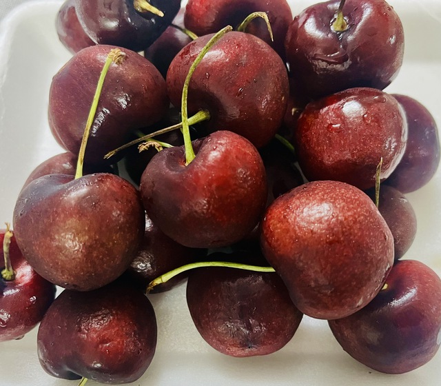 Cherry, nho khô, đùi gà đông lạnh được giảm thuế nhập khẩu- Ảnh 1.