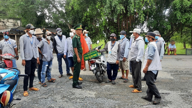 Người chạy xe ôm vùng biên giới Long An: Vừa mưu sinh, vừa phòng chống tội phạm- Ảnh 3.