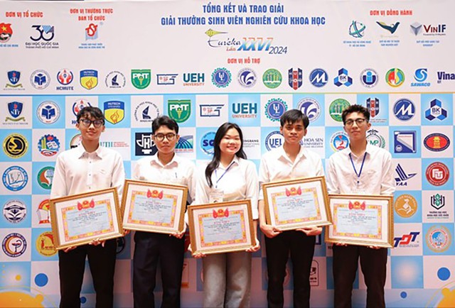 Sinh viên ngành Khoa học máy tính SIU 'bội thu' các giải thưởng- Ảnh 1.