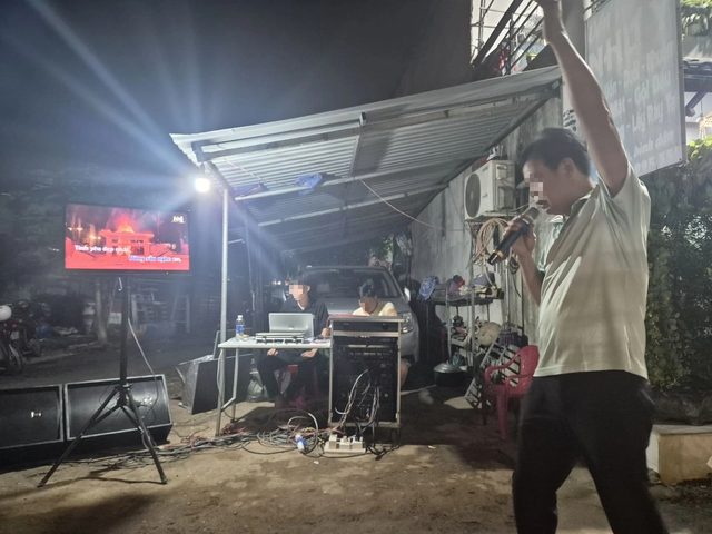 Lại khổ vì karaoke ngày tết, hàng xóm hơn thua nhau ở… cái loa thùng- Ảnh 3.