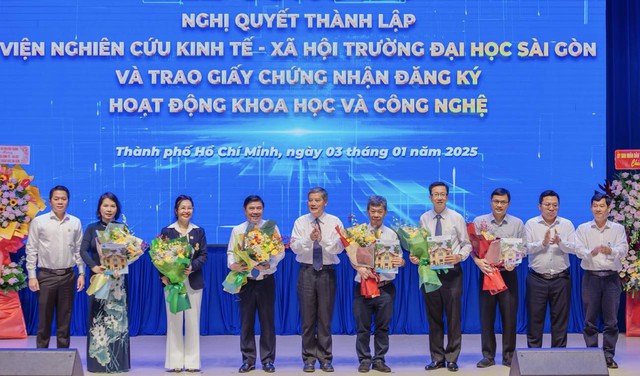 Ông Nguyễn Thành Phong làm chủ tịch hội đồng khoa học viện nghiên cứu trường đại học- Ảnh 1.