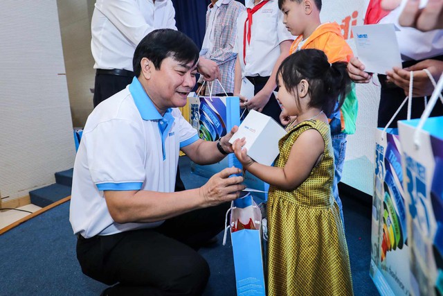 Những cánh cửa mùa xuân- Ảnh 3.