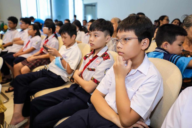 Những cánh cửa mùa xuân- Ảnh 4.