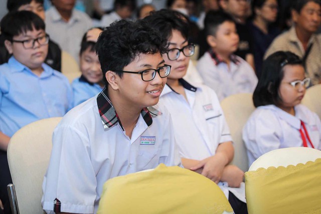 Những cánh cửa mùa xuân- Ảnh 5.