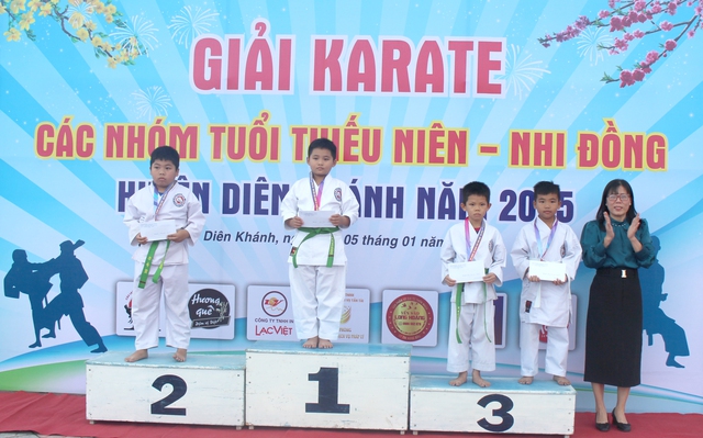 Diên Khánh: Hơn 140 VĐV tham gia giải Karate các nhóm tuổi Thiếu niên - Nhi đồng- Ảnh 4.