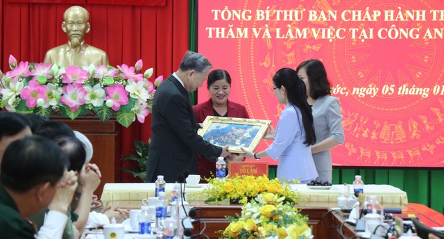 Tổng Bí thư Tô Lâm làm việc tại Công an tỉnh Bình Phước- Ảnh 3.