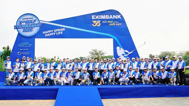 Không chỉ là những cuộc tranh tài kịch tính trên sân, giải Eximbank Golf Tournament 2025 còn là không gian để chia sẻ, kết nối và tri ân