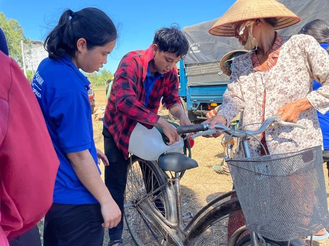 Chàng sinh viên tìm thấy được giá trị thật sự của những việc làm nhỏ bé- Ảnh 2.