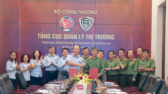 Quản lý thị trường ‘quét’ hàng giả trên thương mại điện tử: Không có vùng cấm!- Ảnh 1.