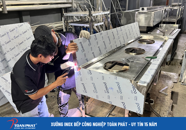 Showroom v&agrave; xưởng inox To&agrave;n Ph&aacute;t, uy t&iacute;n 15 năm cung cấp thiết bị bếp c&ocirc;ng nghiệp- Ảnh 2.