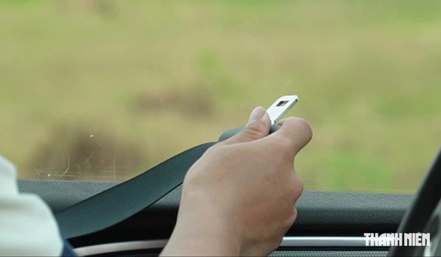 Xe khách tai nạn bốc cháy, tự cứu chính mình thế nào? - Ảnh 3.