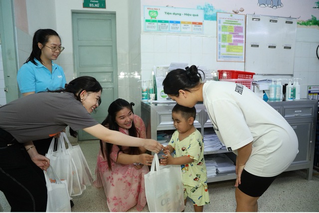 Lalamove: Những chuyến xe giao hàng, giao cả nụ cười - câu chuyện 'Tết hy vọng 2025'- Ảnh 3.