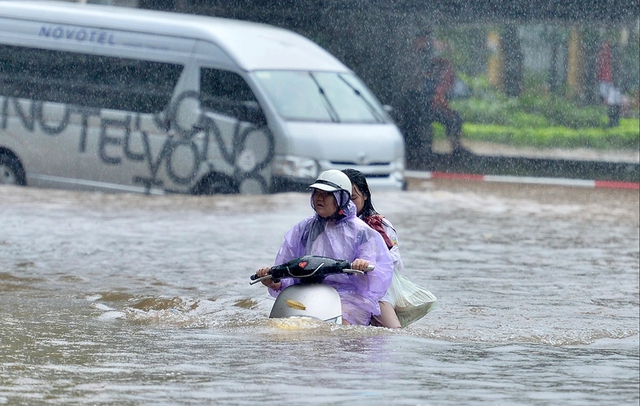 Nguy cơ bão lũ tiếp tục dồn dập trong tháng 10- Ảnh 2.