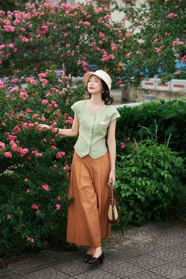 Quần ống rộng vừa thoải mái lại thời thượng, 'cân' đẹp mọi vóc dáng- Ảnh 2. Quần ống rộng vừa thoải mái lại thời thượng, 'cân' đẹp mọi vóc dáng- Ảnh 2.