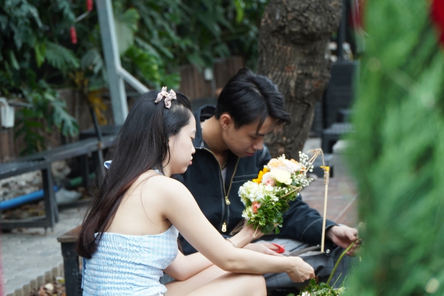 Bạn trẻ làm cho lồng đèn 'nở hoa' - Ảnh 3.