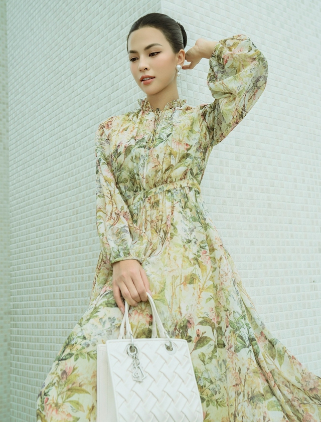 Váy hoa nhí vào mùa được ưu tiên- Ảnh 8. Váy hoa nhí vào mùa được ưu tiên- Ảnh 8.