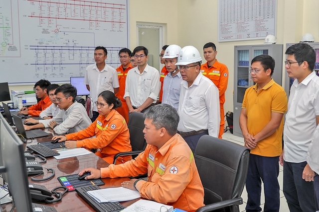 EVN đóng điện thành công dự án Đường dây 500 kV Lào Cai - Vĩnh Yên- Ảnh 2.