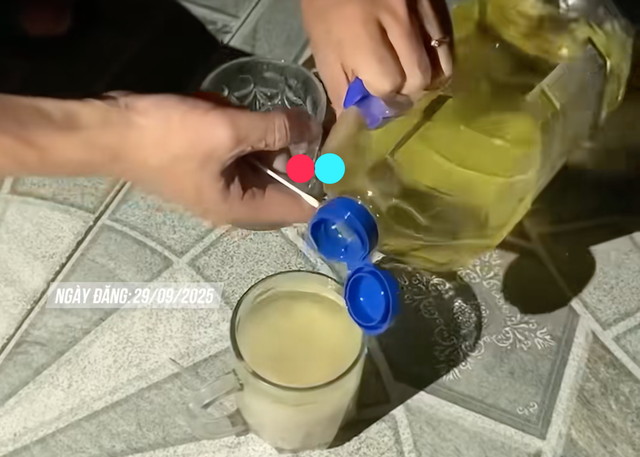 Tự chế đèn dầu từ dầu ăn để thắp sáng n…