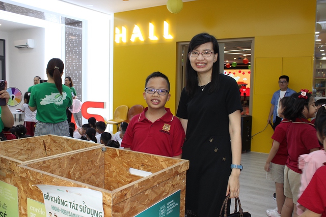 H&agrave;ng trăm bộ đồng phục học sinh cũ được thu gom, k&eacute;o d&agrave;i v&ograve;ng đời - Ảnh 8.