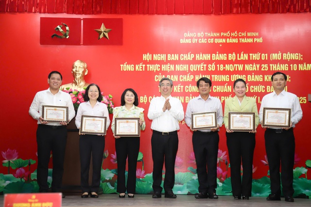 Đảng ủy các cơ quan Đảng TP.HCM: Sắp xếp tổ chức bộ máy giúp giảm chồng chéo - Ảnh 3.