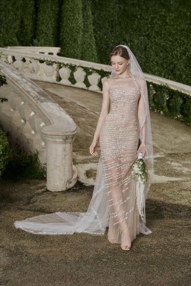 Váy cưới lãng mạn cho quý cô hiện đại trong mùa thu 2025 - Ảnh 4.