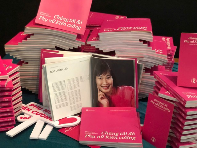 Họa sĩ Quỳnh Liên thắp sáng sắc hồng của nghệ thuật và nghị lực - Ảnh 1.