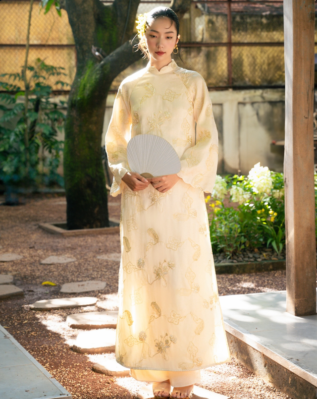 Sắc vàng pastel thanh lịch, tạo nên vẻ ngoài ngọt ngào- Ảnh 7. Sắc vàng pastel thanh lịch, tạo nên vẻ ngoài ngọt ngào- Ảnh 7.