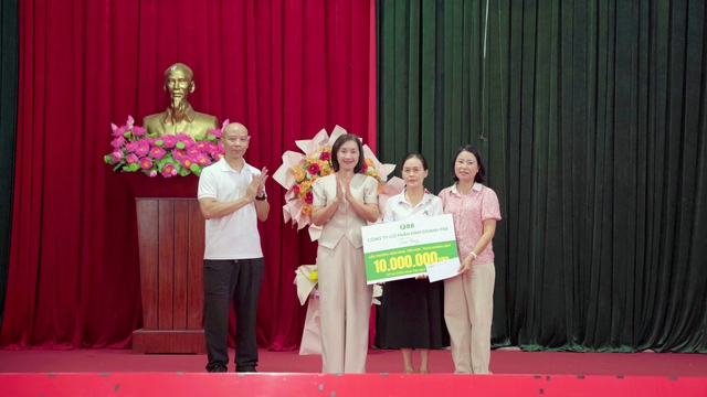 Chuyến xe tử tế F88 mang 42 tấn hàng cứu trợ về ‘rốn bão’ Bắc Trung bộ- Ảnh 1. Chuyến xe tử tế F88 mang 42 tấn hàng cứu trợ về ‘rốn bão’ Bắc Trung bộ- Ảnh 1.