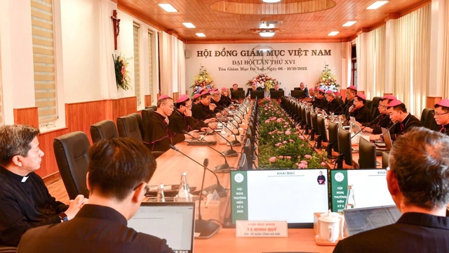 Bộ trưởng Đào Ngọc Dung gặp Tổng Giám mục Marek Zalewski và Hội đồng Giám mục VN - Ảnh 2.