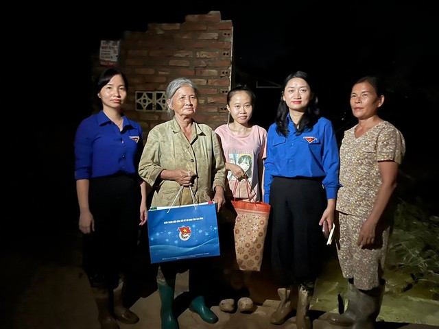 Tuổi trẻ Cao Bằng tích cực hỗ trợ người dân vượt qua khó khăn sau mưa lũ - Ảnh 3.