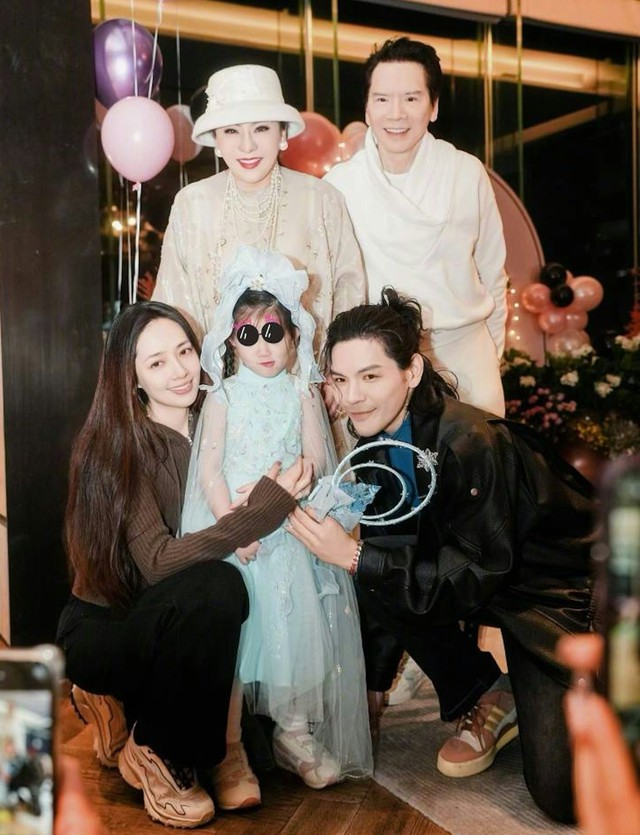 'Trùm giải trí' Hướng Hoa Cường phá sản, nợ gần 34.000 tỉ đồng? - Ảnh 4.